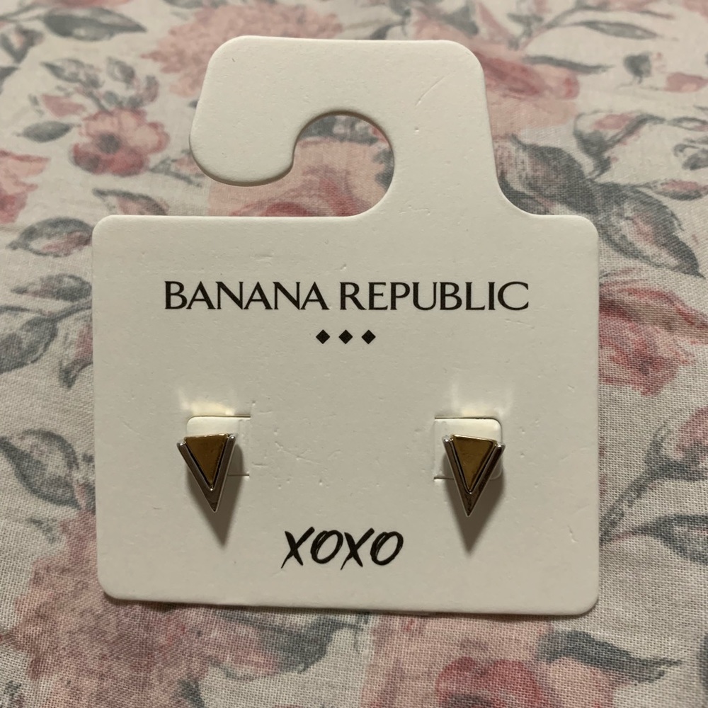 🌺SALE🌺 BRFS Triangle Stud Earrings!!